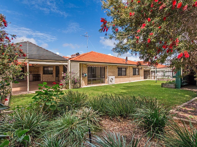 156 Peelwood Parade, Halls Head WA 6210