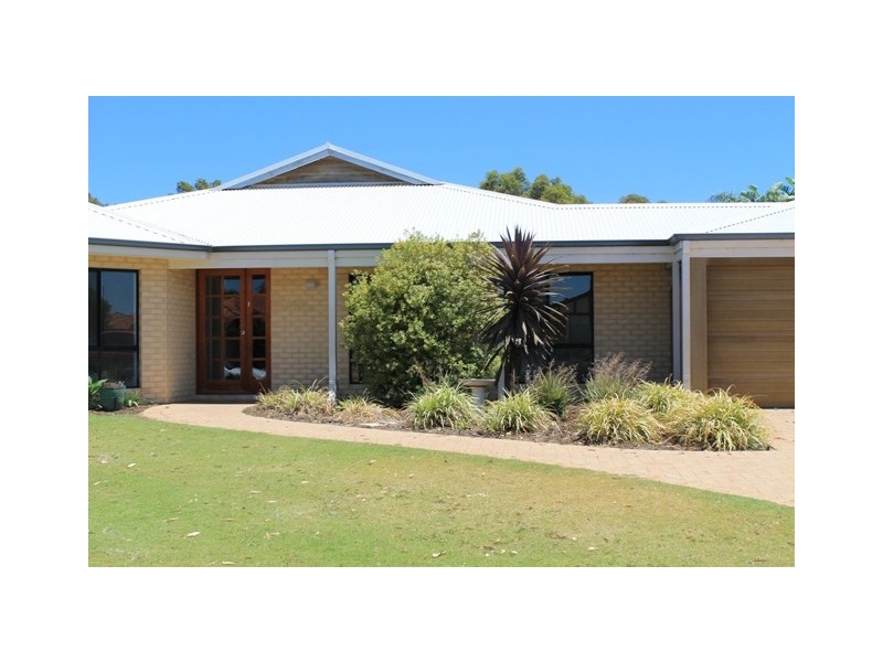 11 Piombino View, Secret Harbour WA 6173