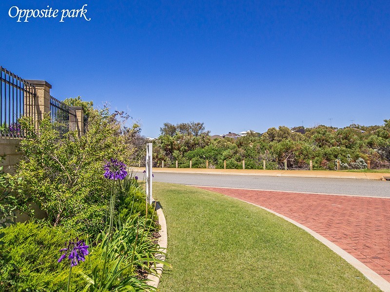 34 Drosera Turn, Halls Head WA 6210