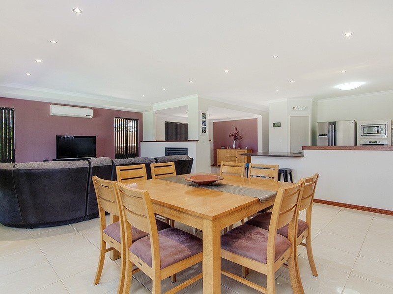 34 Drosera Turn, Halls Head WA 6210