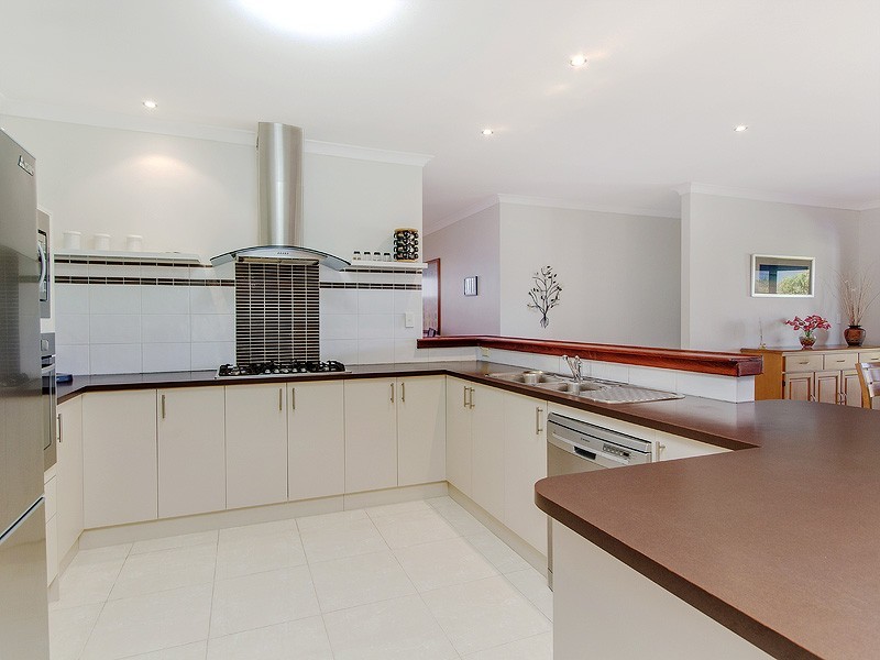 34 Drosera Turn, Halls Head WA 6210