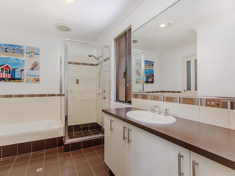 34 Drosera Turn, Halls Head WA 6210