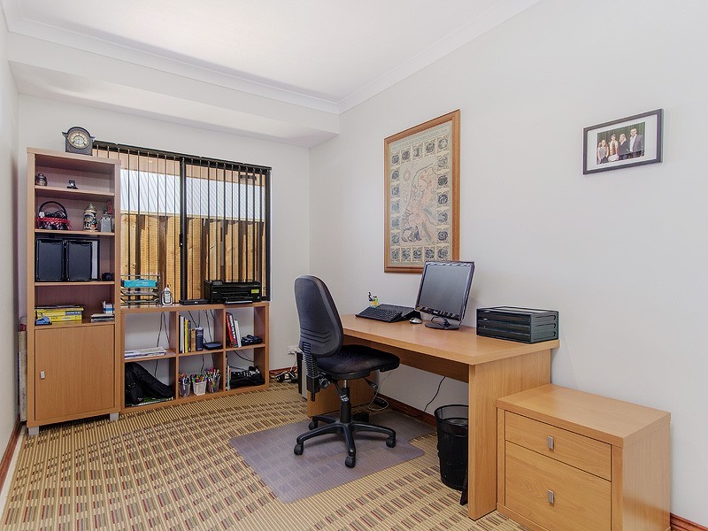 34 Drosera Turn, Halls Head WA 6210