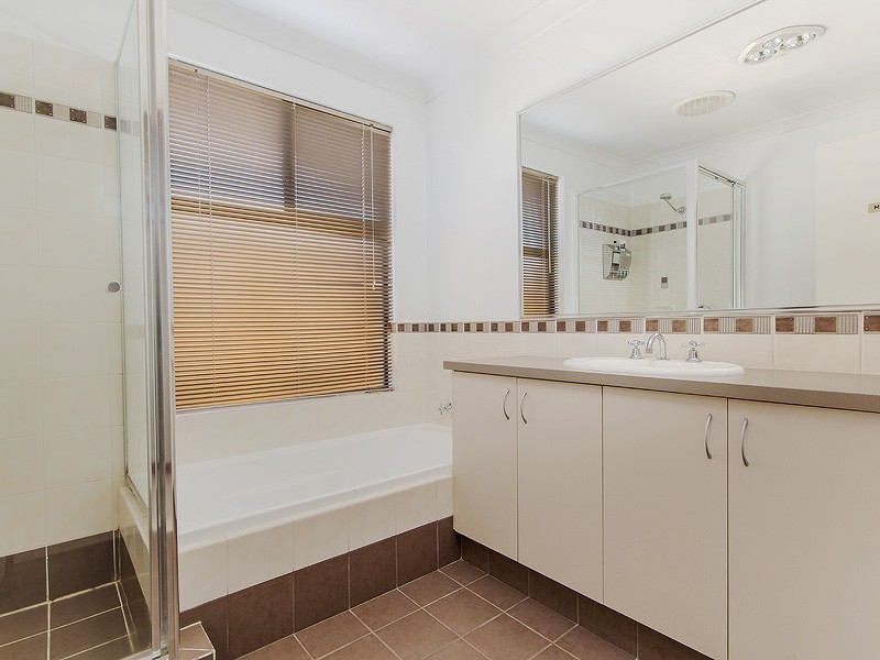 34 Drosera Turn, Halls Head WA 6210