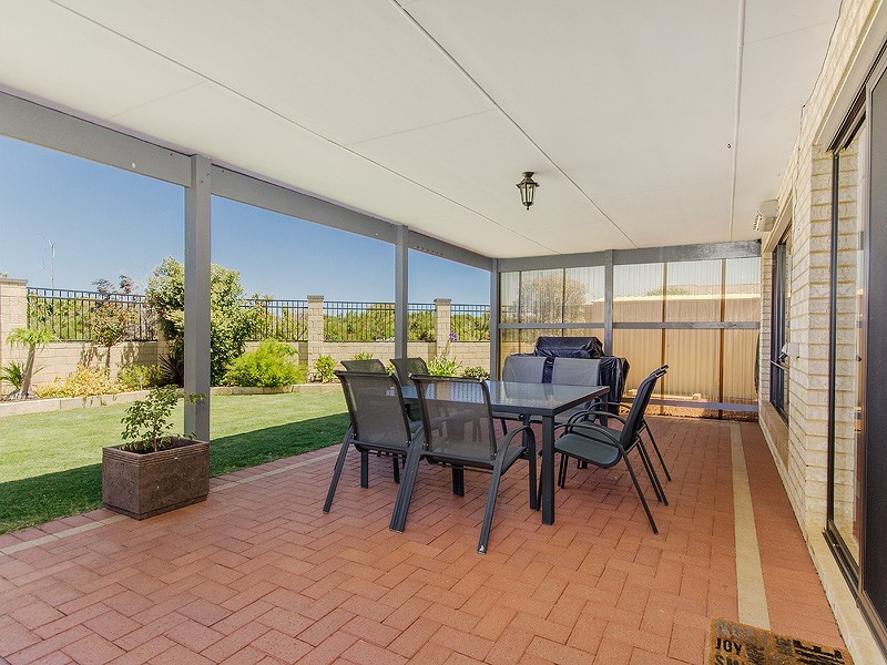 34 Drosera Turn, Halls Head WA 6210