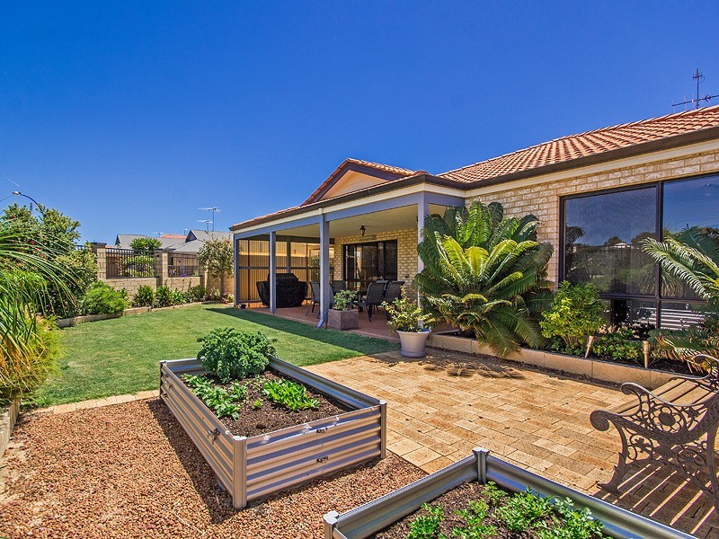 34 Drosera Turn, Halls Head WA 6210