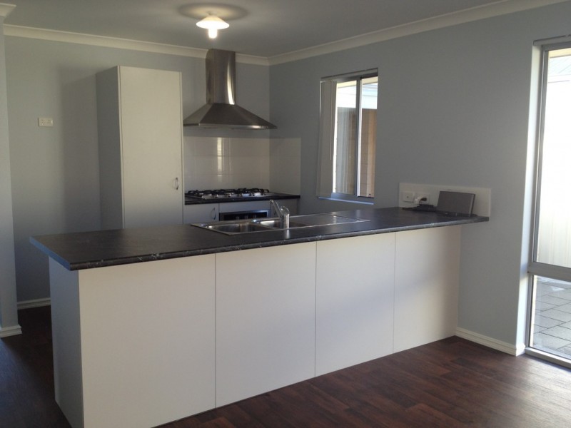 43 Warburton Trail, Lakelands WA 6180