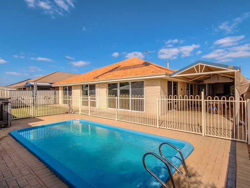 9 MOONBROOK WAY, Meadow Springs WA 6210