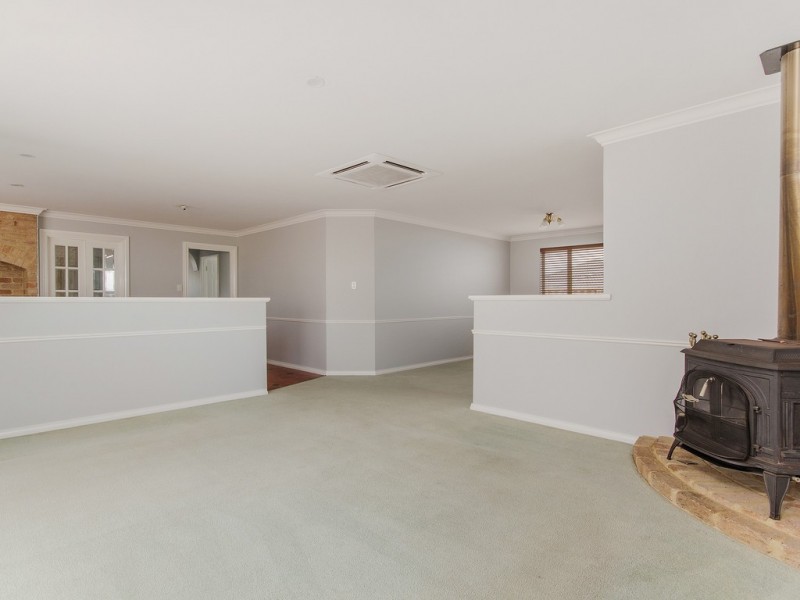 12 Plover Rise, Halls Head WA 6210