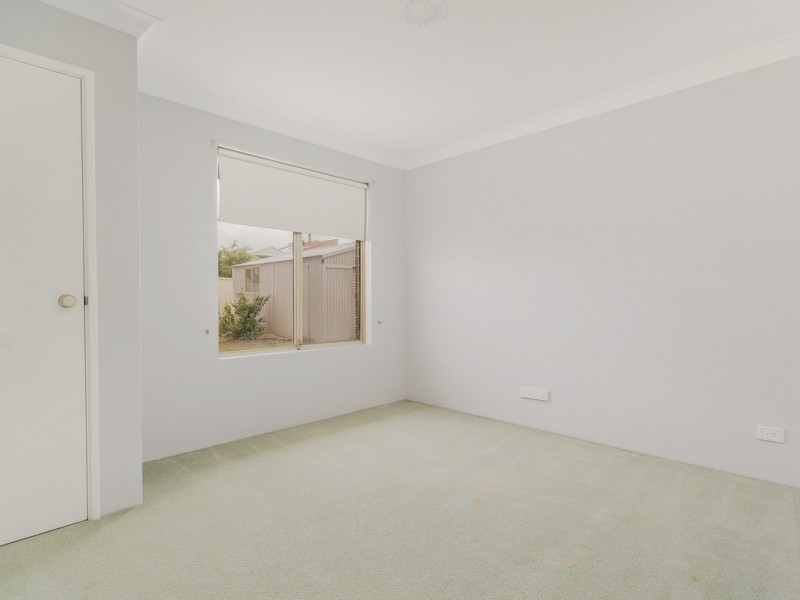 12 Plover Rise, Halls Head WA 6210