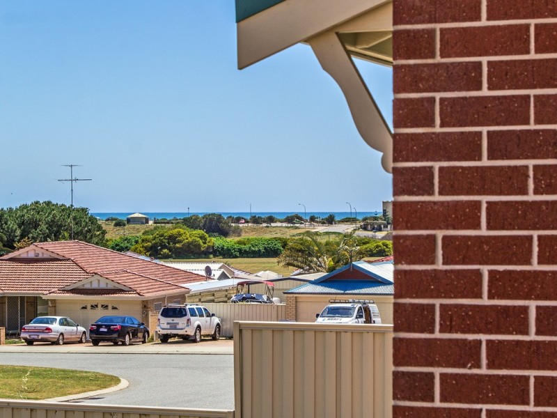 12 Plover Rise, Halls Head WA 6210