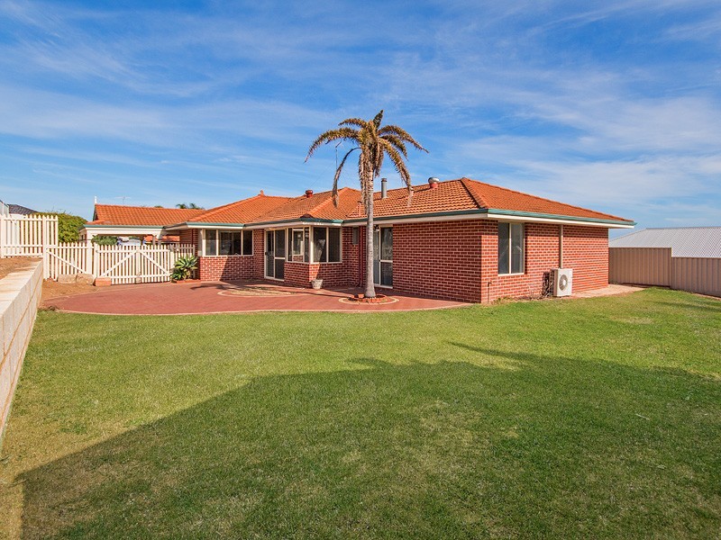 12 Plover Rise, Halls Head WA 6210