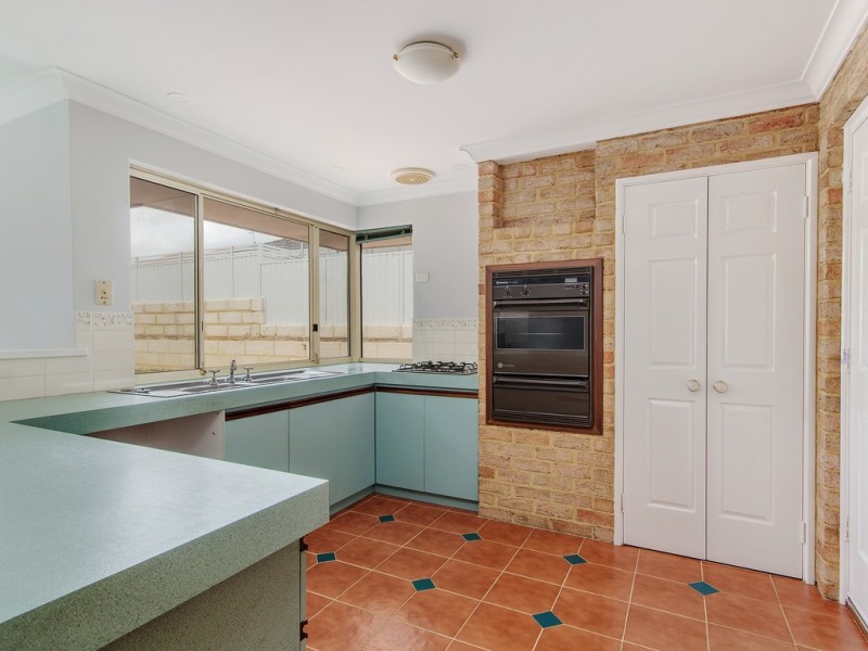 12 Plover Rise, Halls Head WA 6210