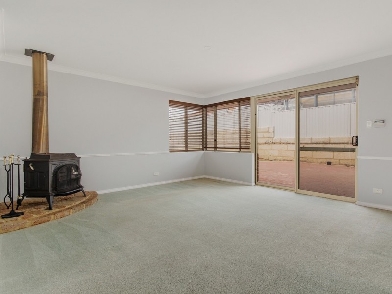 12 Plover Rise, Halls Head WA 6210