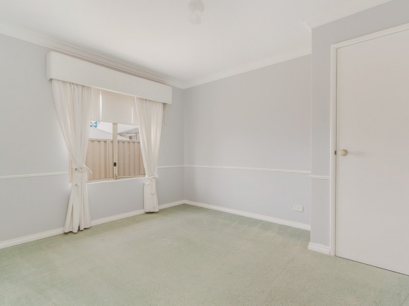 12 Plover Rise, Halls Head WA 6210