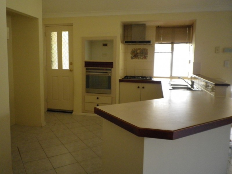 121 Oakmont Avenue, Meadow Springs WA 6210