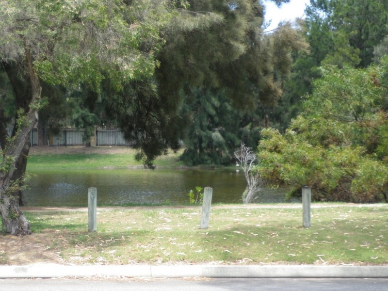 121 Oakmont Avenue, Meadow Springs WA 6210