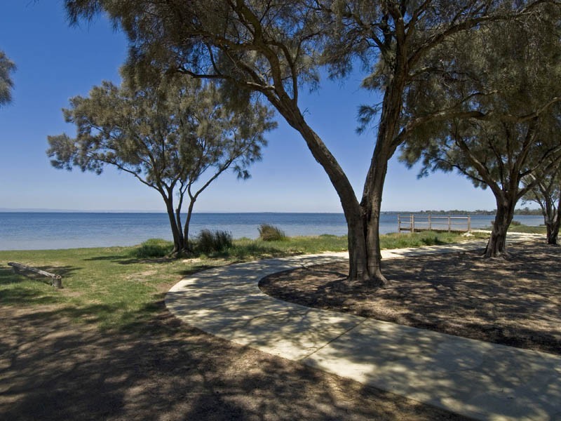 17 Olive Rd, Falcon WA 6210