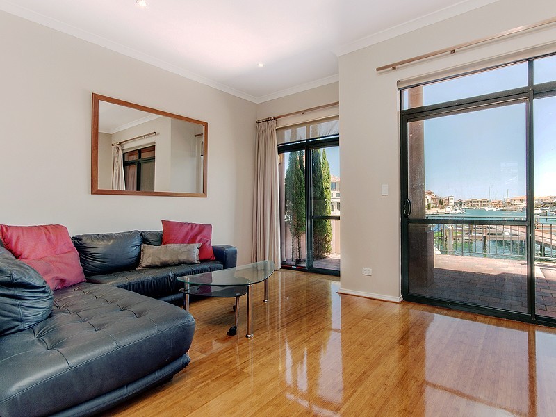 2/7 Village Mews, Wannanup WA 6210