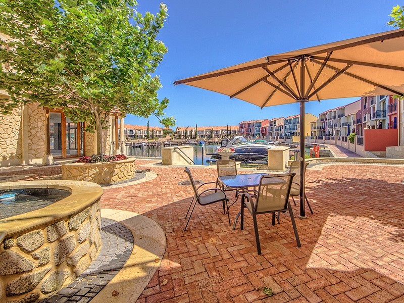 2/7 Village Mews, Wannanup WA 6210