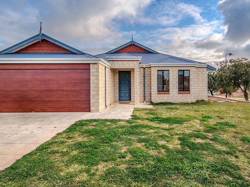 15 Beachport Way, Wannanup WA 6210