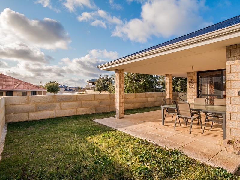 15 Beachport Way, Wannanup WA 6210