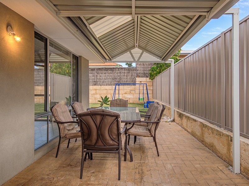 10 Wuraling Pass, Wannanup WA 6210