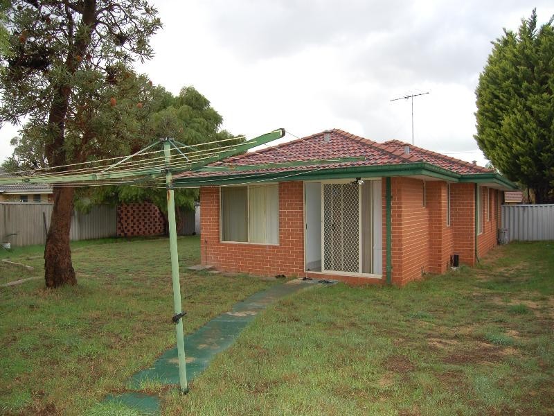 17 Casula Ave, Coodanup WA 6210