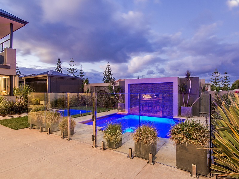 8 Alexis Circle, Wannanup WA 6210