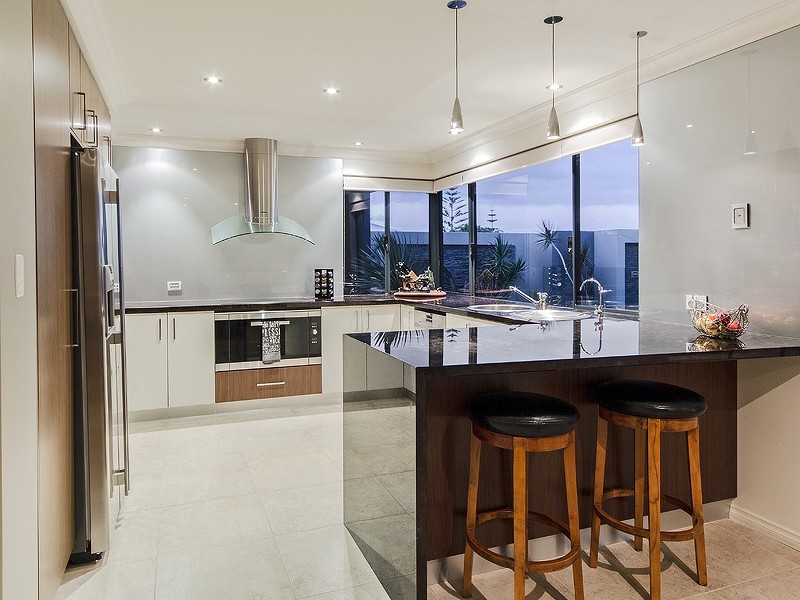 8 Alexis Circle, Wannanup WA 6210