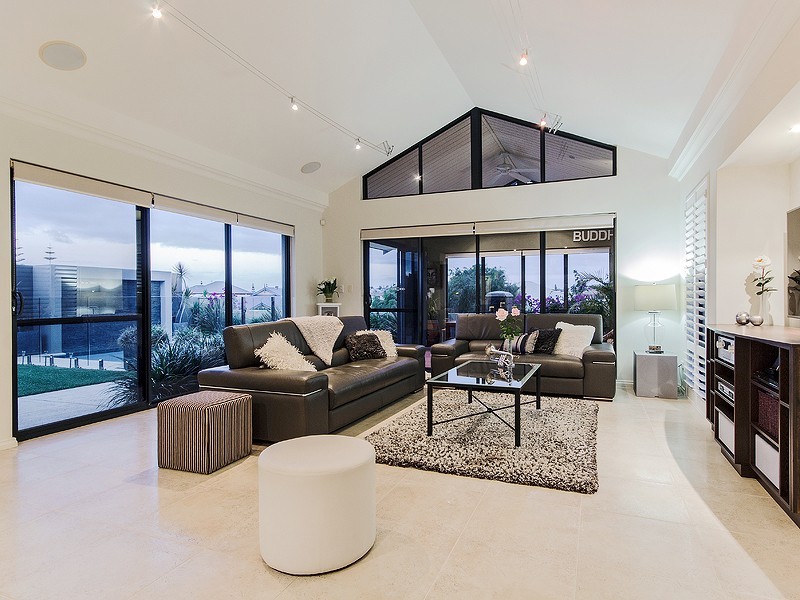 8 Alexis Circle, Wannanup WA 6210