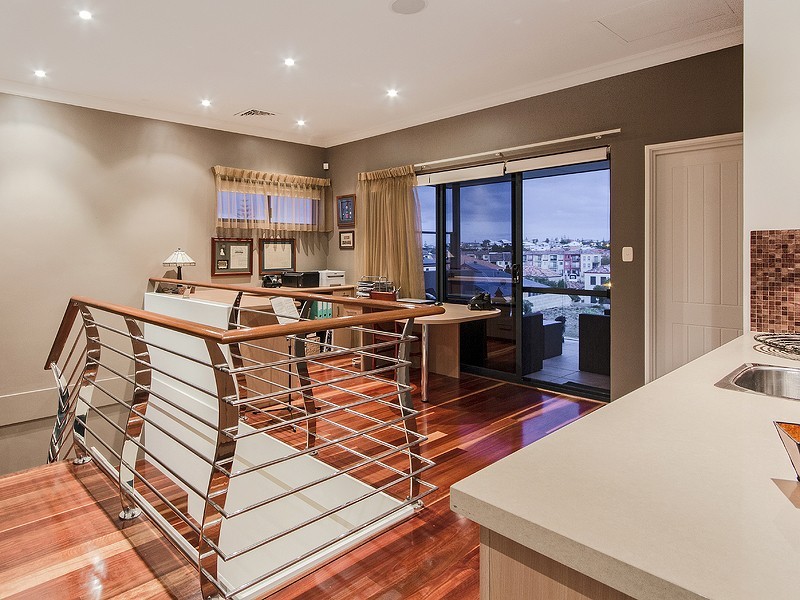 8 Alexis Circle, Wannanup WA 6210