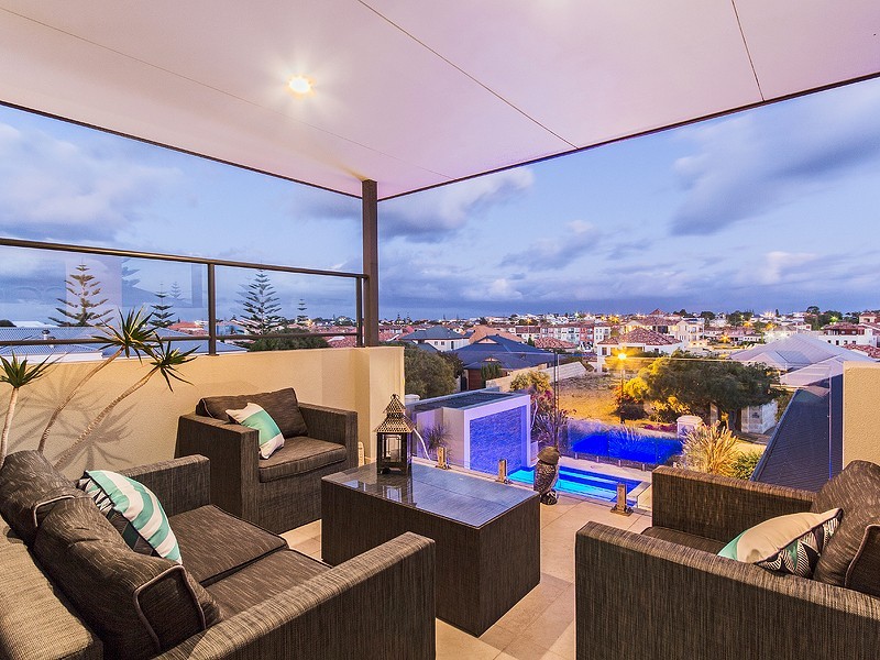 8 Alexis Circle, Wannanup WA 6210