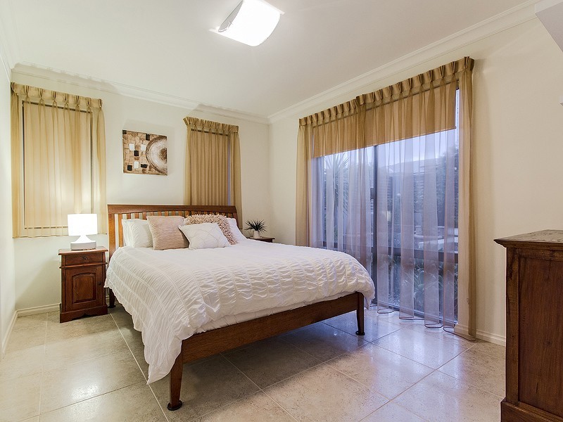 8 Alexis Circle, Wannanup WA 6210