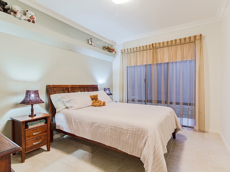 8 Alexis Circle, Wannanup WA 6210