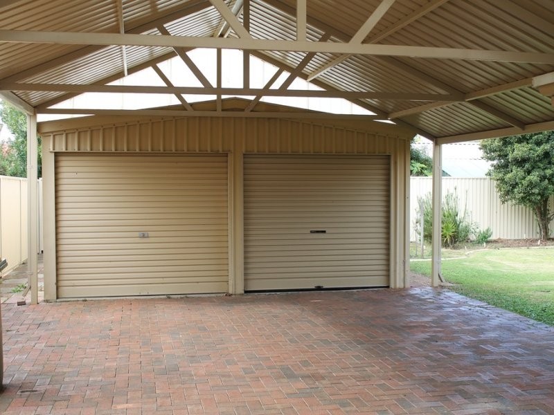 110 Leslie Street, Dudley Park WA 6210