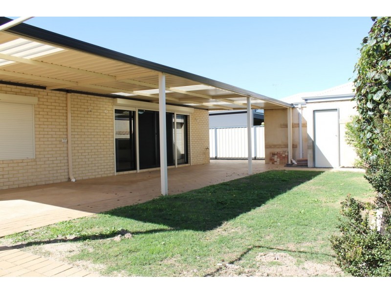 30 Pineknoll Gardens, Meadow Springs WA 6210