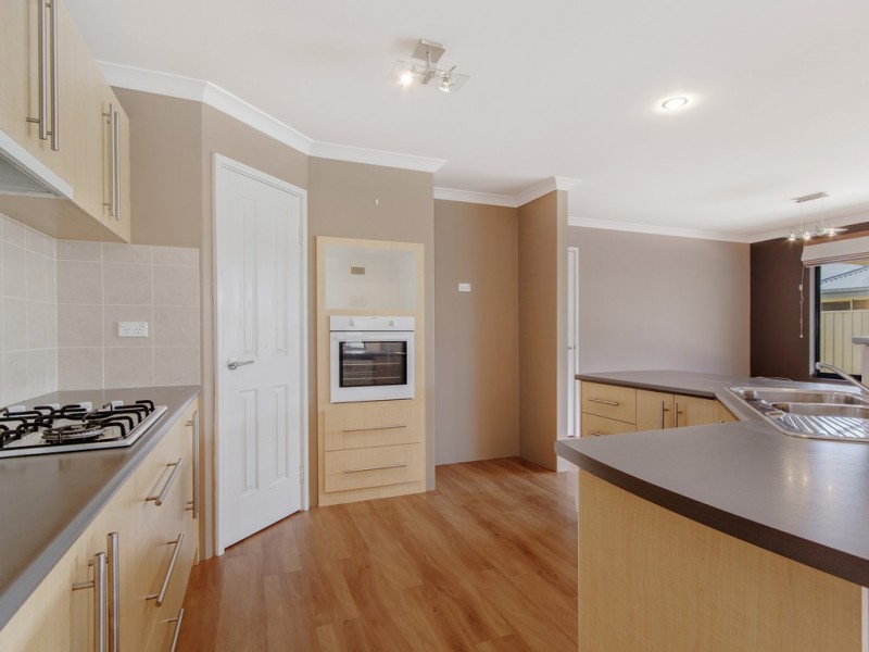 10 Lord Hobart Drive, Madora Bay WA 6210