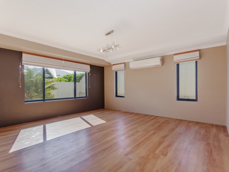 10 Lord Hobart Drive, Madora Bay WA 6210