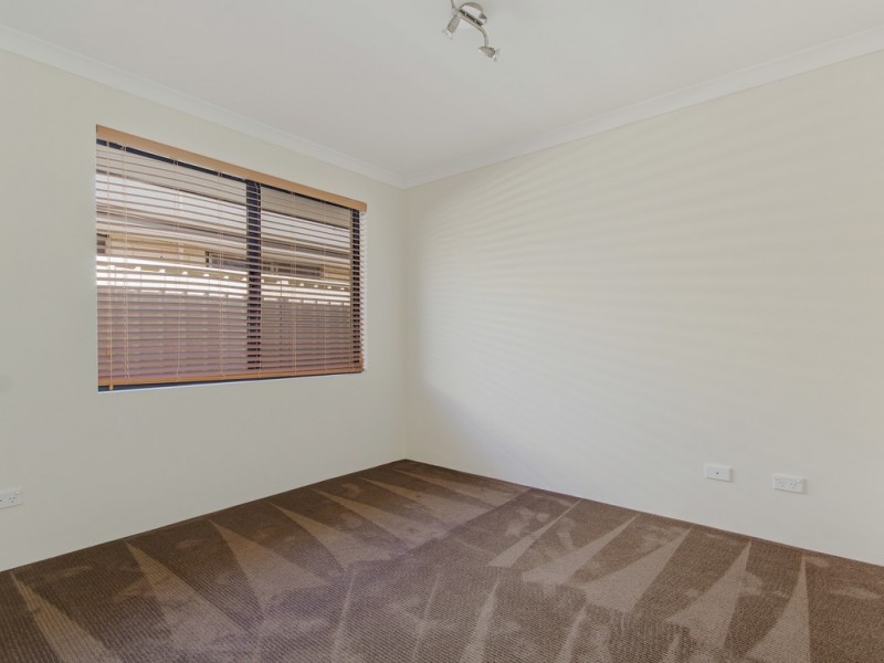 10 Lord Hobart Drive, Madora Bay WA 6210