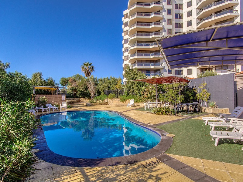 18/6a Valley Road, Halls Head WA 6210