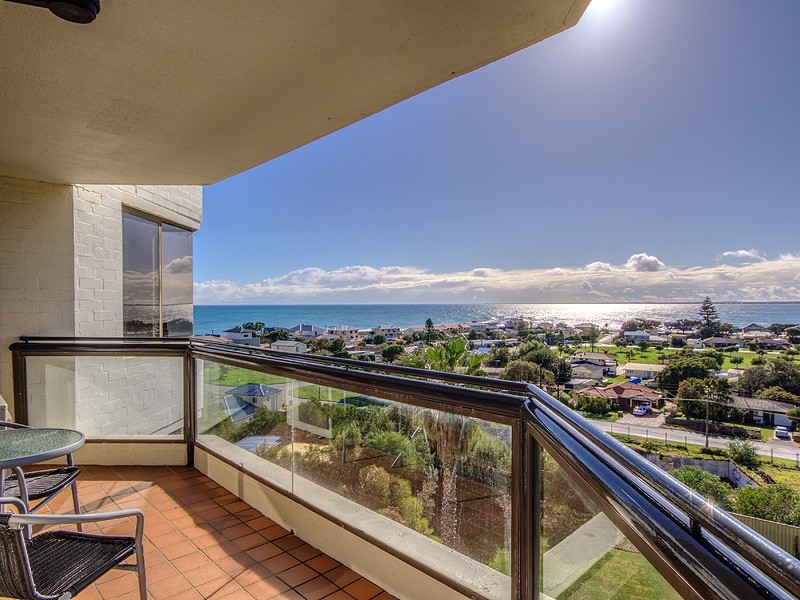 18/6a Valley Road, Halls Head WA 6210