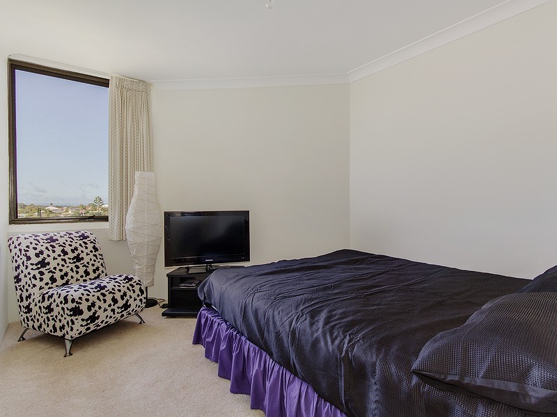 18/6a Valley Road, Halls Head WA 6210