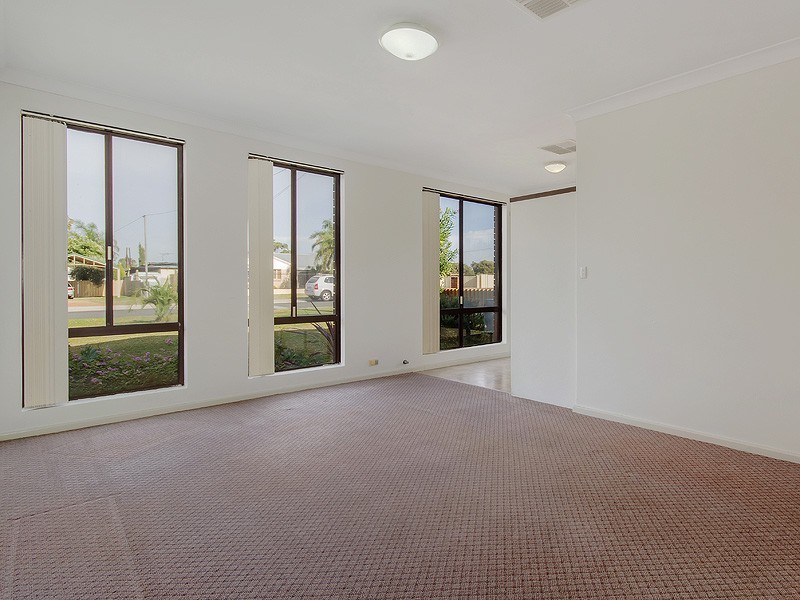 1/5 Owen Avenue, Falcon WA 6210