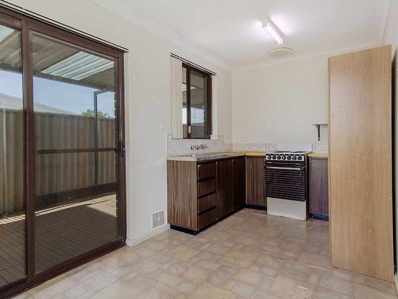1/5 Owen Avenue, Falcon WA 6210