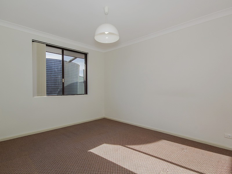 1/5 Owen Avenue, Falcon WA 6210