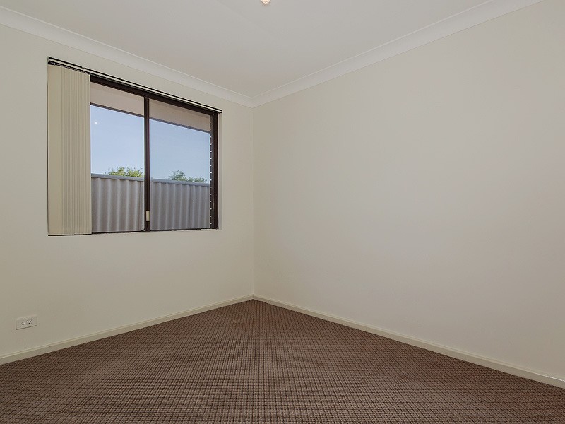 1/5 Owen Avenue, Falcon WA 6210