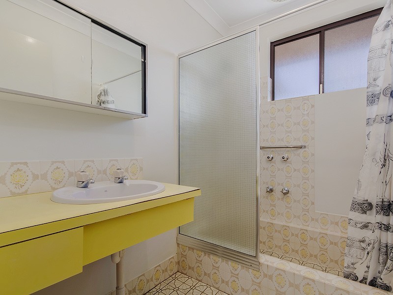 1/5 Owen Avenue, Falcon WA 6210