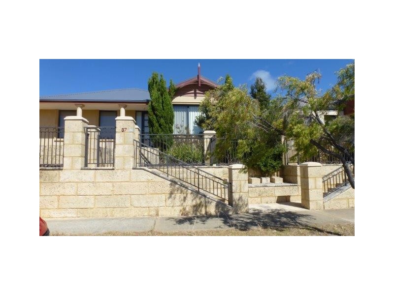 37 Batavia Avenue, Wannanup WA 6210
