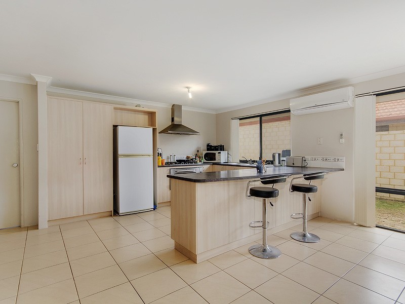 37 Batavia Avenue, Wannanup WA 6210